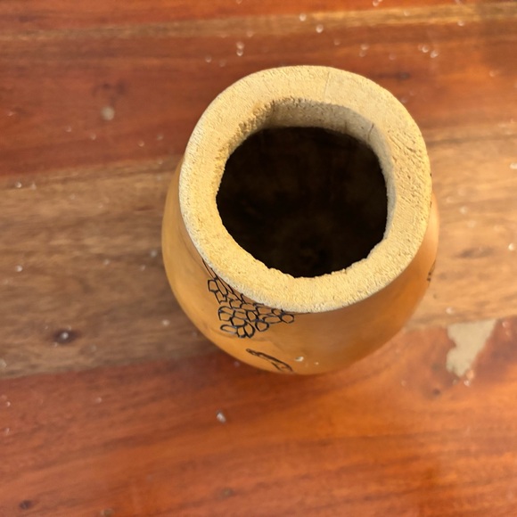 HAND CARVED SIGNED CAT SCRATCHING A TREE DESIGN GOURD ON STAND - Picture 5 of 9